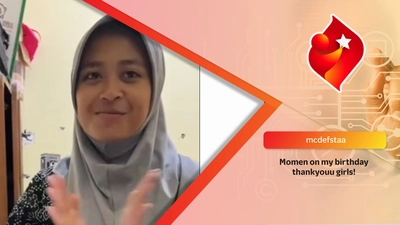 Momen on my birthday 
thankyouu girls!