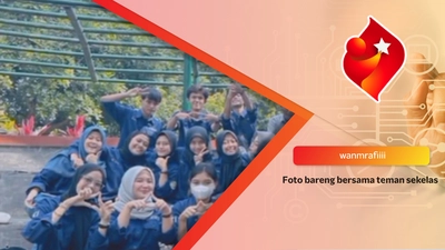 Foto bareng bersama teman sekelas