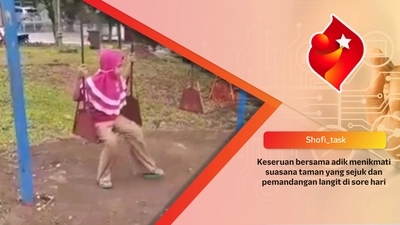 Keseruan bersama adik menikmati suasana taman yang sejuk dan pemandangan langit di sore hari