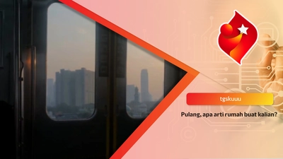 Senja Di Kereta Api Listrik