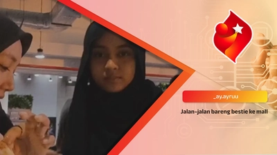Jalan-jalan bareng bestie ke mall