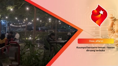 Kuumpul bersama teman - teman diruang terbuka