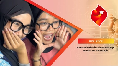 Moment ketika foto bersama tapi tempat terlalu sempit