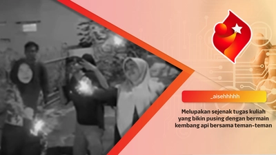 Melupakan sejenak tugas kuliah yang bikin pusing dengan bermain kembang api bersama teman-teman